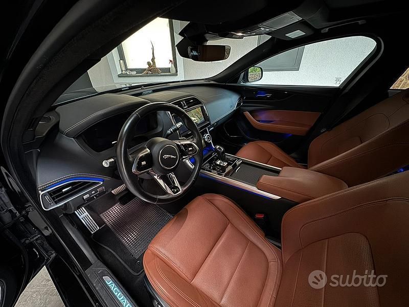 Usata Jaguar XE R-Dynamic 180 CV (132 kW) 2020 Nero Berlina