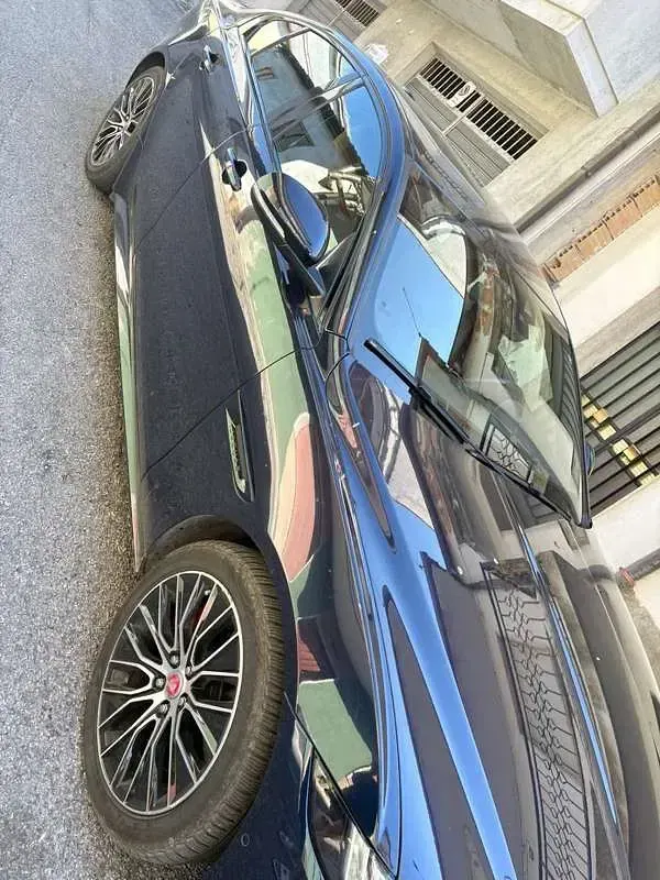 Usata Jaguar XE R-Dynamic 179 CV (131 kW) 2019 Berlina