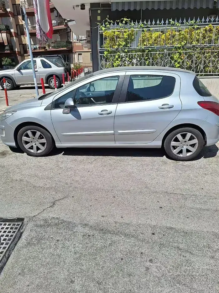 Usata Peugeot 308 109 CV (80 kW) 2009 Grigio Berlina