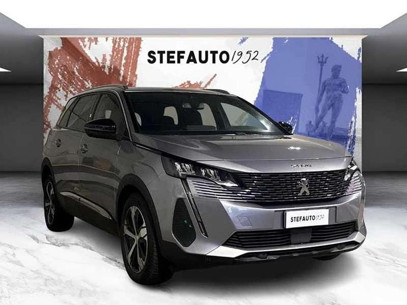 Gris artense Usata 2024 Peugeot 5008 Allure SUV | 24.400 € (Super prezzo) - Immagine 1/4