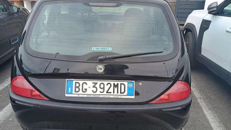 Usata Lancia Ypsilon 60 CV (44 kW) 2000 Utilitaria