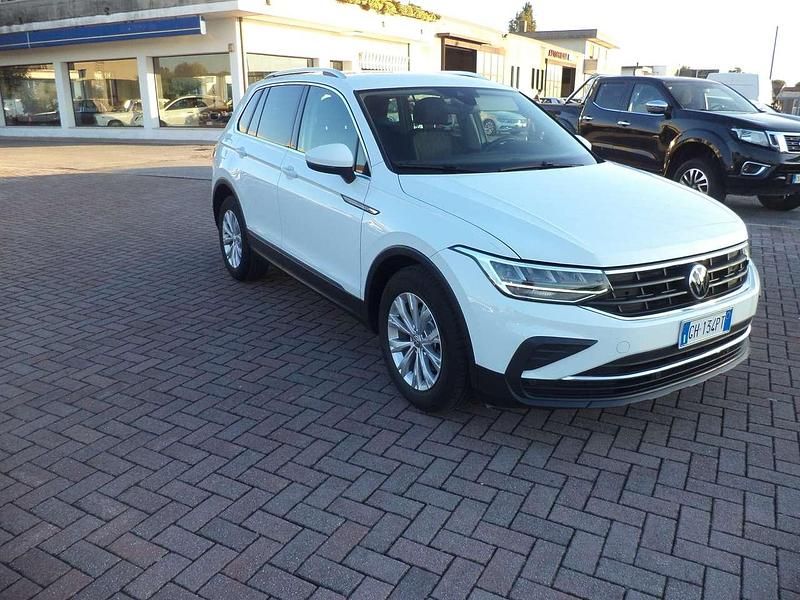 Usata VW Tiguan Life 150 CV (110 kW) 2021 Bianco SUV
