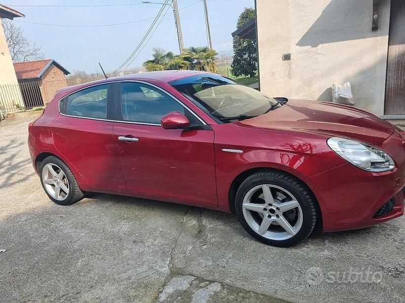 Usata Alfa Romeo Giulietta 170 CV (125 kW) 2012 Rosso Utilitaria