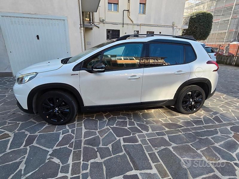 Usata Peugeot 2008 GT-line 110 CV (80 kW) 2016 Bianco SUV