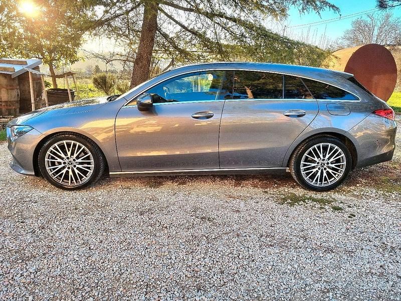 Grigio Usata 2020 Mercedes CLA200 Station wagon | 24.900 € (Ottimo prezzo) - Immagine 1/4