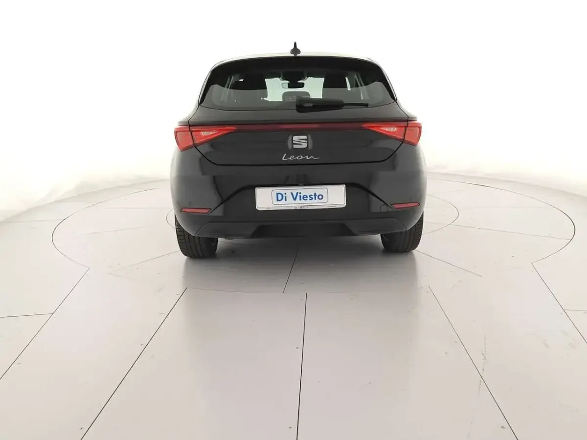 Usata Seat Leon Style 116 CV (85 kW) 2025 Nero midnight Berlina
