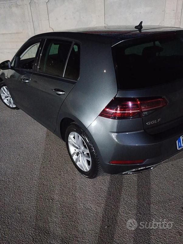 Usata VW Golf VII 110 CV (80 kW) 2018 Grigio Berlina