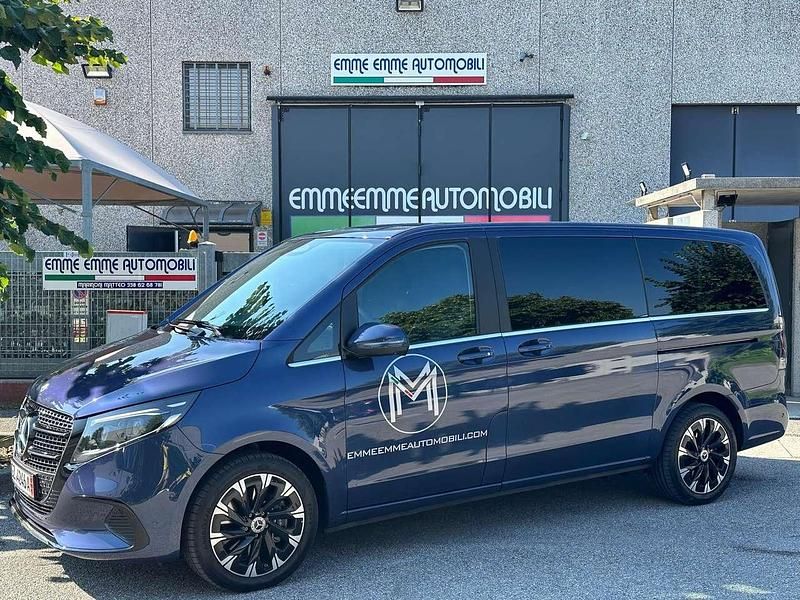 Blu Usata 2025 Mercedes V220 Avantgarde Monovolume | 57.000 € (Buon prezzo) - Immagine 1/4