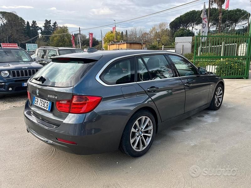 Usata BMW 320 Luxury Line 183 CV (134 kW) 2013 Grigio Station wagon