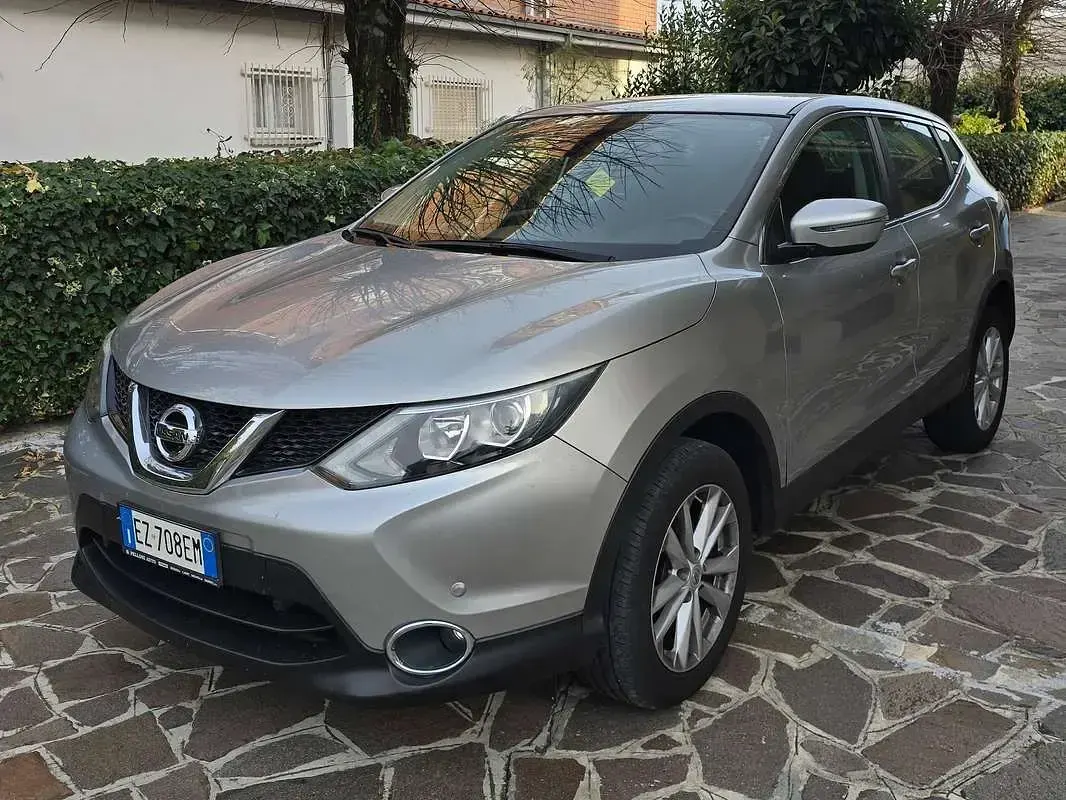 Usata Nissan Qashqai Acenta 131 CV (96 kW) 2014 Argento SUV