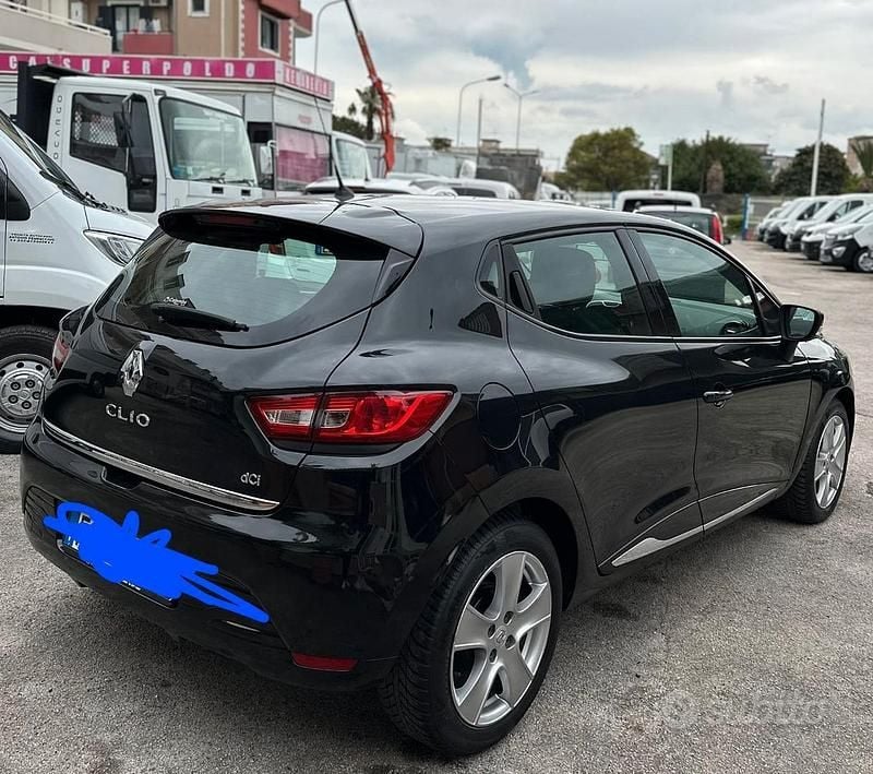 Second-hand Renault Clio IV 54 CP (39 kW) 2013 Negru Hatchback