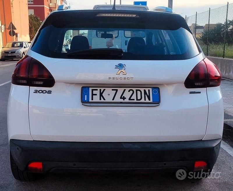 Usata Peugeot 2008 Active 82 CV (60 kW) 2017 Bianco SUV