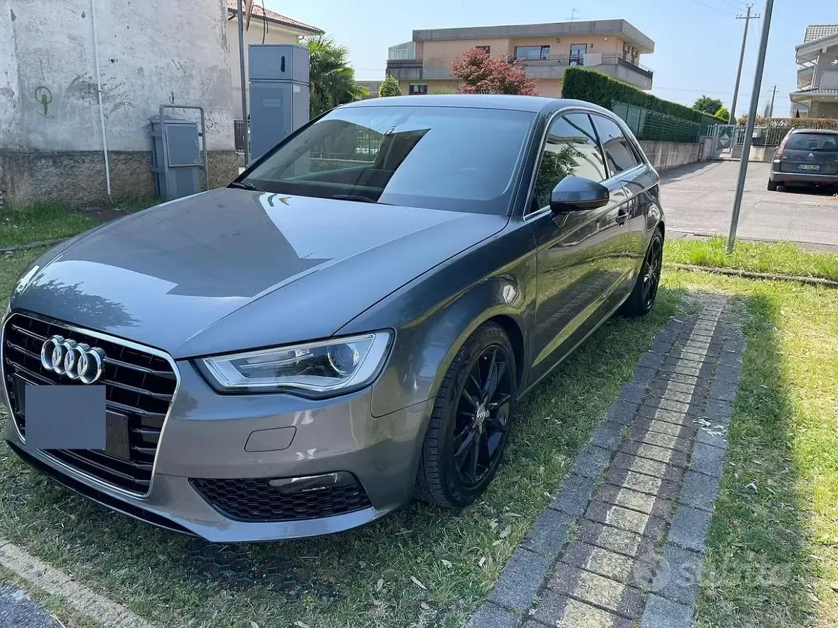 Usata Audi A3 Attraction 110 CV (80 kW) 2015 Grigio Berlina