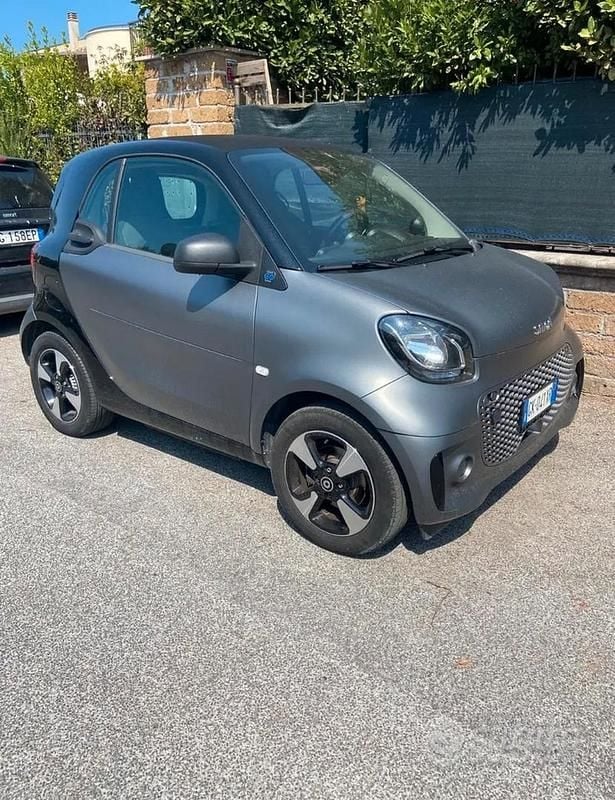 Usata Smart ForTwo Coupé 22 kW (30 CV) 2022 Grigio Utilitaria