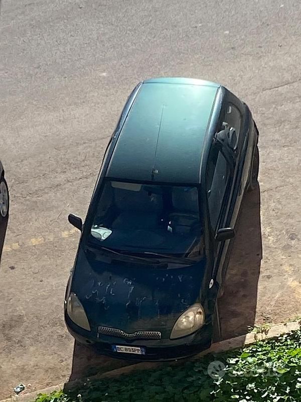 Verde Usata 1999 Toyota Yaris Due volumi | 1000 € (Ottimo prezzo) - Immagine 1/1