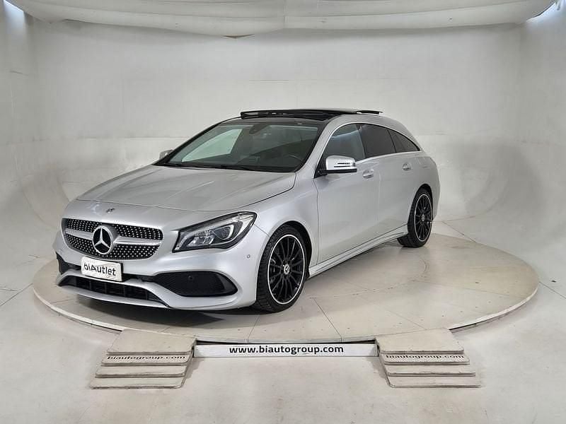 Usata Mercedes CLA220 Premium 176 CV (129 kW) 2018 Grigio Berlina