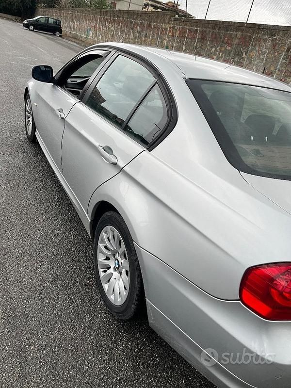 Usata BMW 320 177 CV (130 kW) 2010 Grigio Berlina