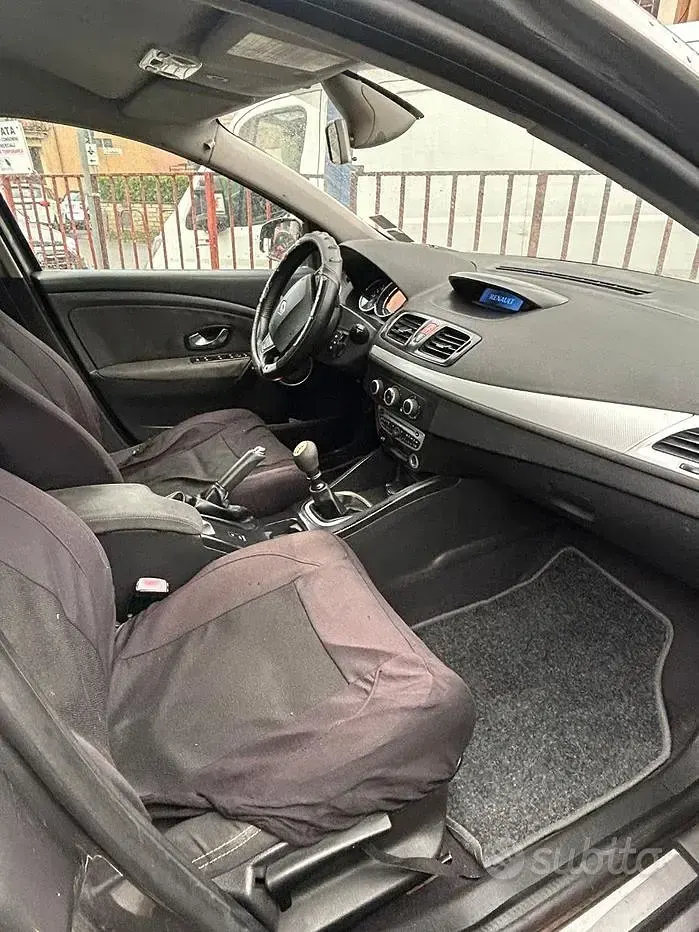 Usata Renault Mégane III 110 CV (80 kW) 2009 Grigio Berlina