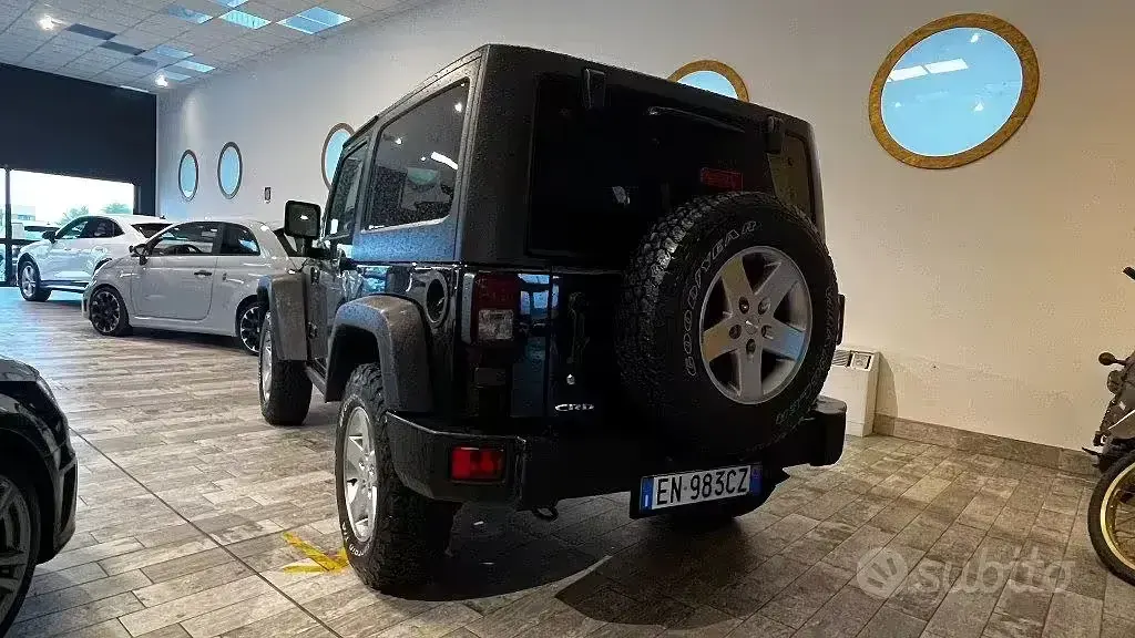 Usata Jeep Wrangler Sahara 200 CV (147 kW) 2012 Nero SUV