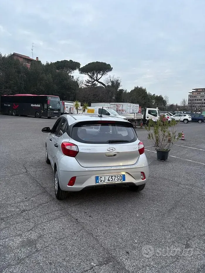 Usata Hyundai i10 Advanced 67 CV (49 kW) 2022 Grigio Utilitaria