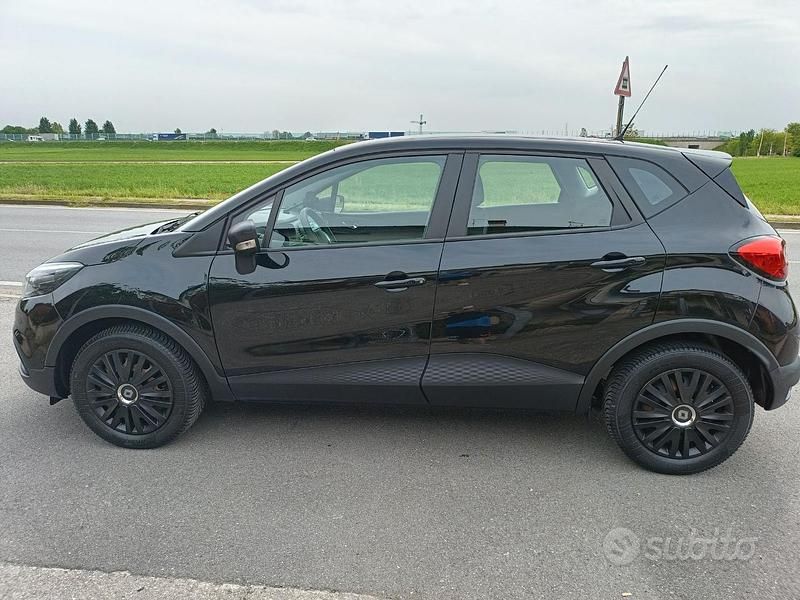 Usata Renault Captur 90 CV (66 kW) 2015 Nero SUV