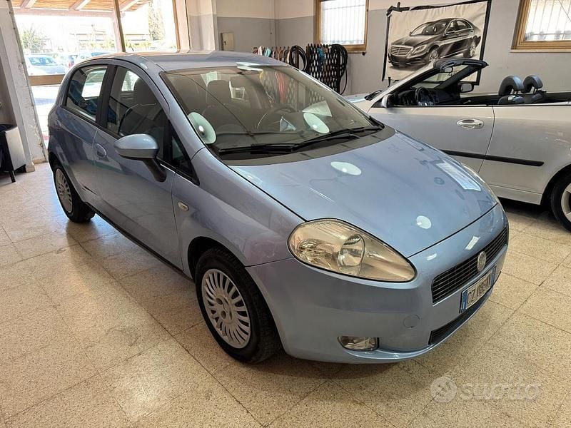 Usata Fiat Grande Punto Dynamic 65 CV (47 kW) 2006 Blu Utilitaria