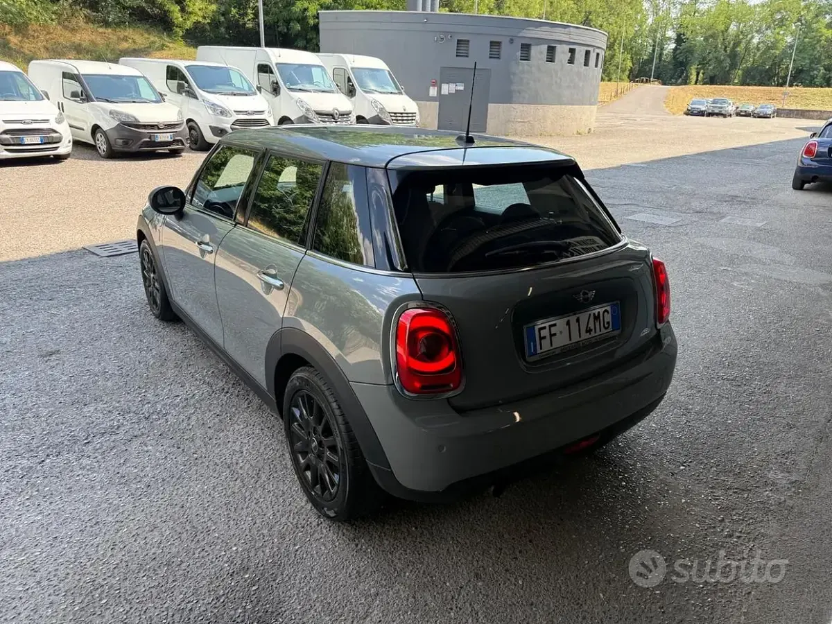 Usata Mini ONE 75 CV (55 kW) 2016 Grigio Utilitaria