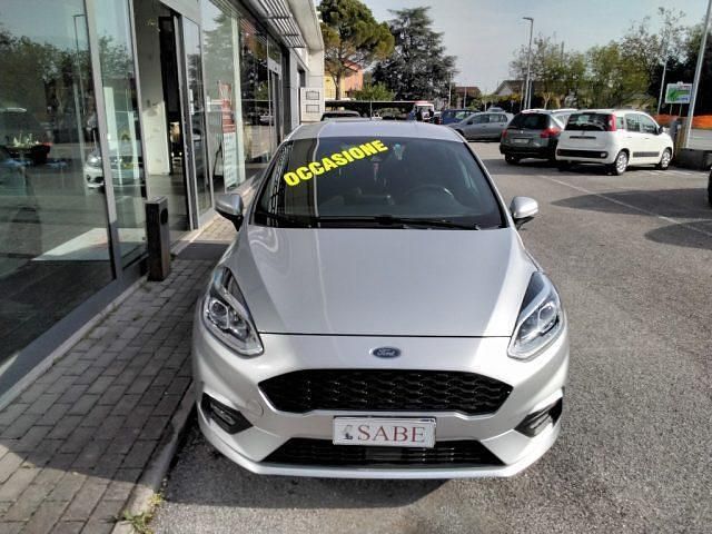 Usado Ford Fiesta ST-Line 125 HP (91 kW) 2021 Prateado Citadino