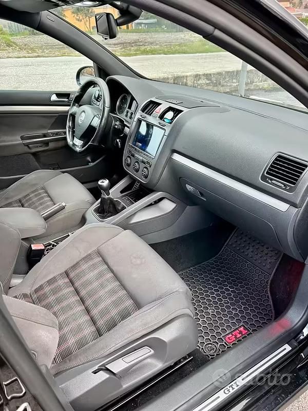 Usata VW Golf VI GTI 220 CV (161 kW) 2008 Utilitaria