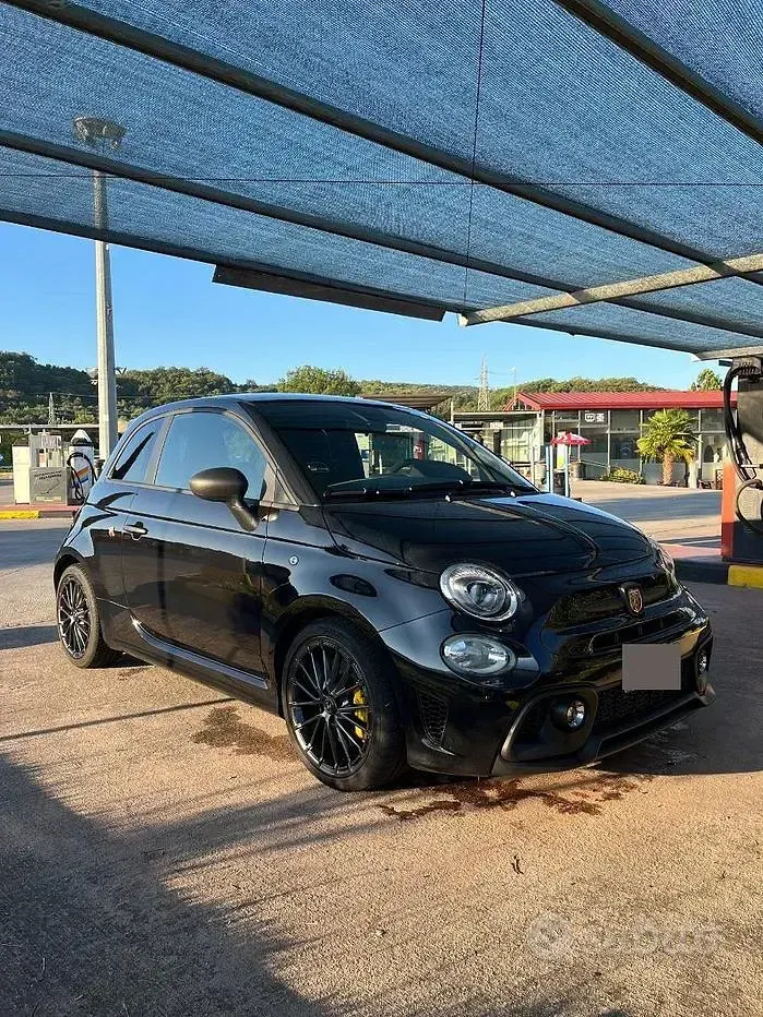 Usata Abarth 695 180 CV (132 kW) 2024 Nero Utilitaria