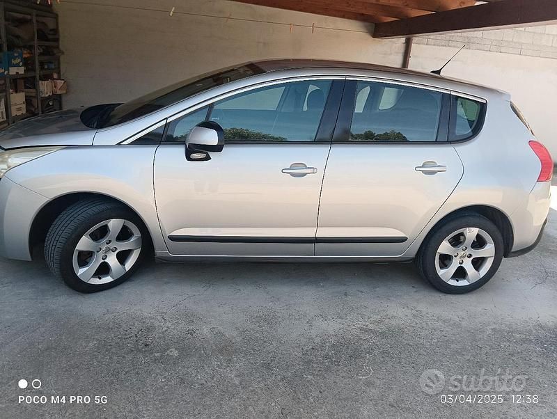 Usata Peugeot 3008 110 CV (80 kW) 2012 Grigio Station wagon