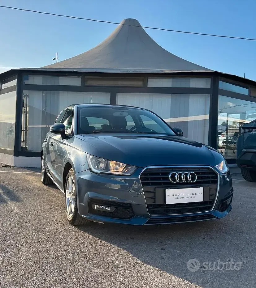Usata Audi A1 Attraction 90 CV (66 kW) 2015 Blu Utilitaria