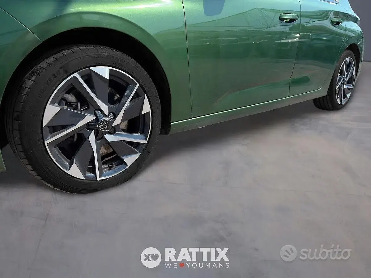 Usata Peugeot 308 Allure 150 CV (110 kW) 2022 Verde olivine Berlina