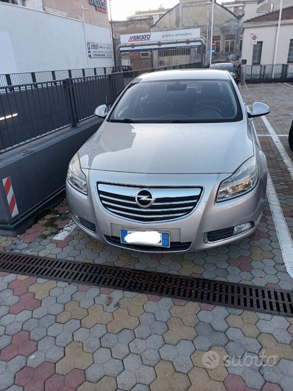 Usata 2010 Opel Insignia Tre volumi | 3400 € (Super prezzo) - Immagine 1/4