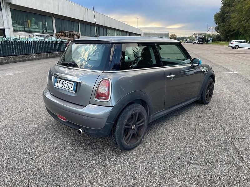 Usata Mini ONE 75 CV (55 kW) 2010 Grigio Utilitaria