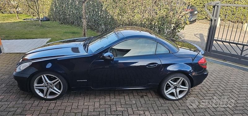 Usata Mercedes SLK200 184 CV (135 kW) 2010 Blu Cabrio
