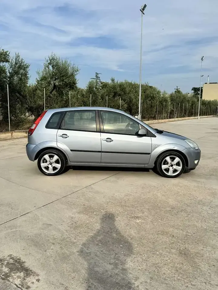 Usata Ford Fiesta 68 CV (50 kW) 2005 Other Utilitaria