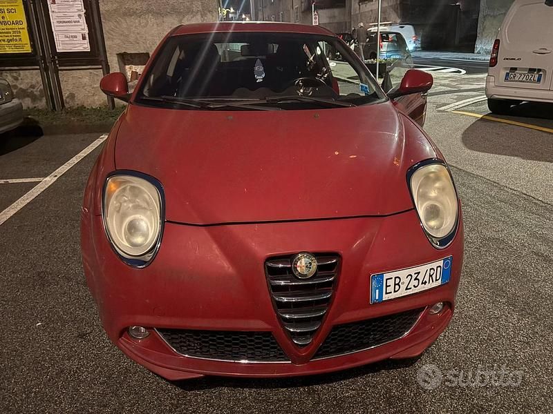 Rosso Usata 2010 Alfa Romeo MiTo Due volumi | 1900 € - Immagine 1/4