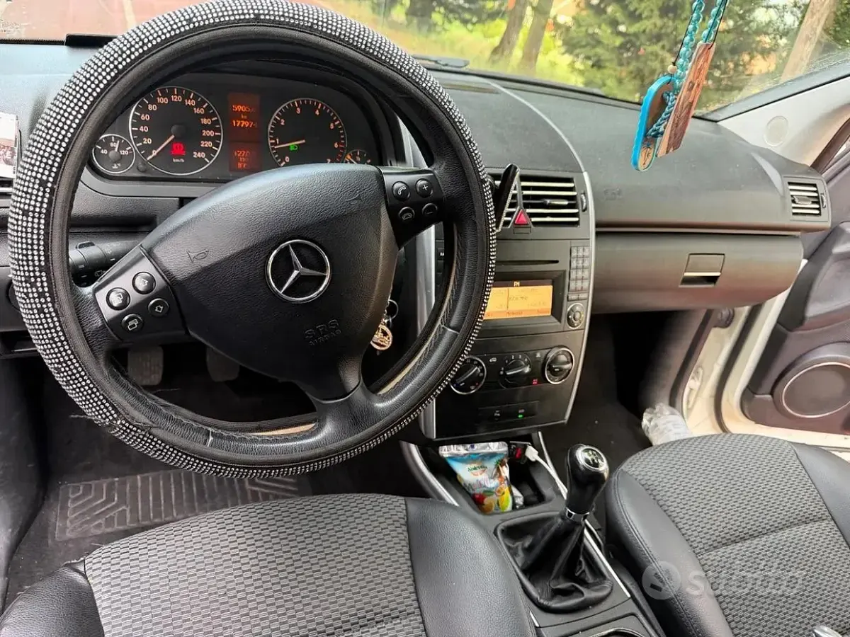 Usata Mercedes A150 95 CV (69 kW) 2010 Bianco Utilitaria
