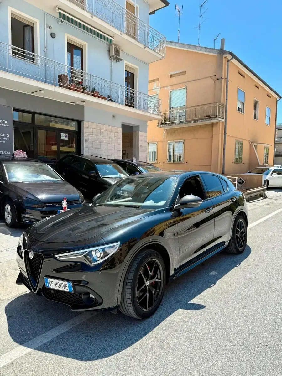 Usata Alfa Romeo Stelvio Veloce 209 CV (153 kW) 2021 Nero SUV