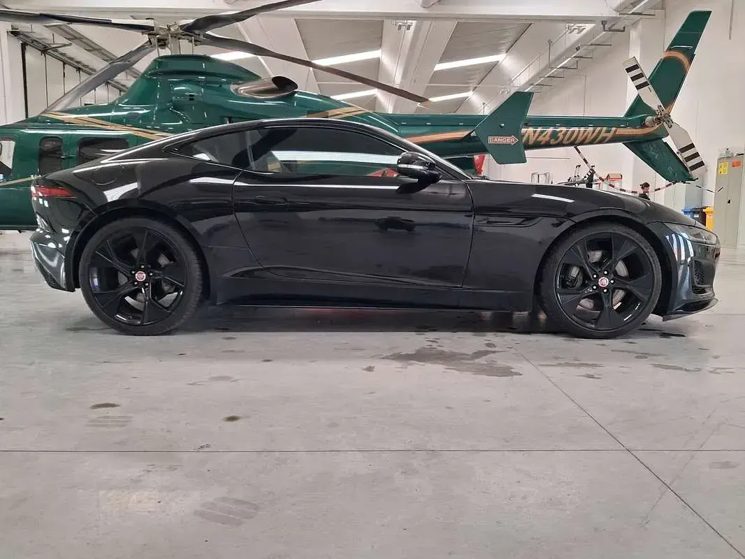 Usata Jaguar F-Type R-Dynamic 300 CV (220 kW) 2022 Nero Coupé