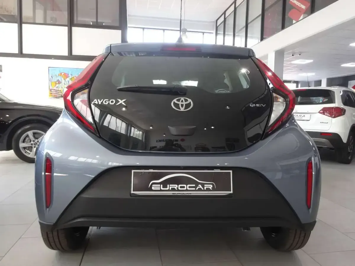 Nuova Toyota Aygo X 92 CV (67 kW) 2026 Blu/azzurro SUV