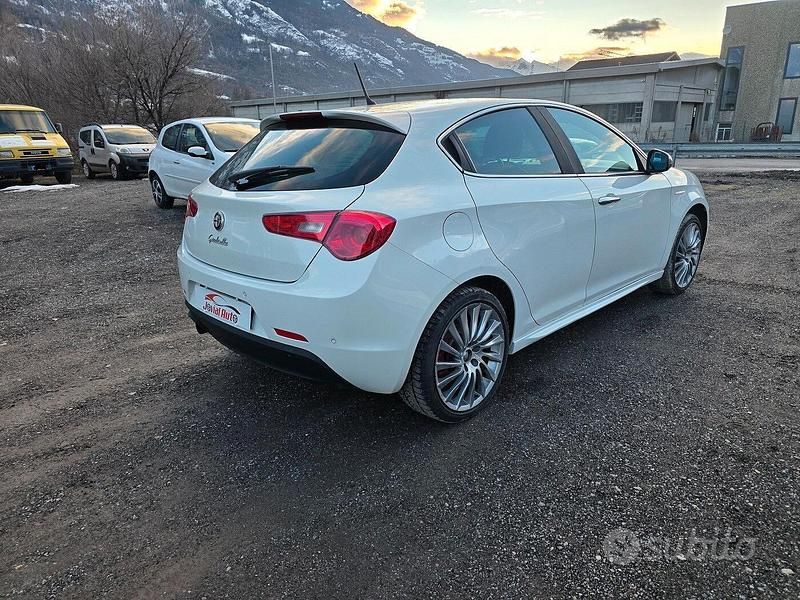 Usata Alfa Romeo Giulietta 170 CV (125 kW) 2011 Bianco Utilitaria