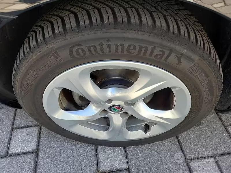 Usata Alfa Romeo MiTo 78 CV (57 kW) 2018 Nero Utilitaria