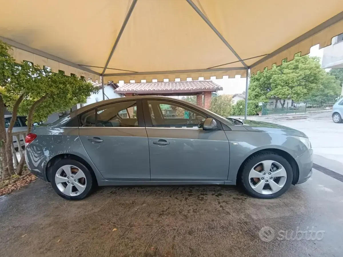 Usata Chevrolet Cruze LT 150 CV (110 kW) 2009 Grigio Berlina