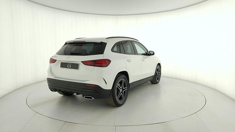 Usata Mercedes GLA200 150 CV (110 kW) 2025 Nero SUV