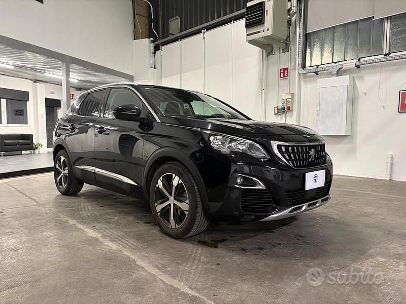 Usata Peugeot 3008 Allure 120 CV (88 kW) 2017 Nero SUV