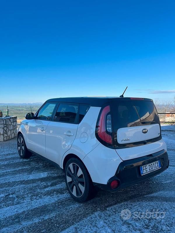 Usata Kia Soul 136 CV (100 kW) 2016 Bianco SUV