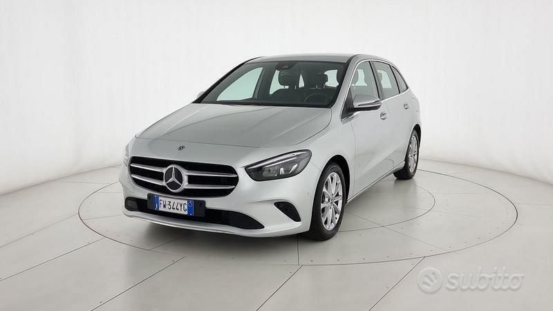 Grigio Usata 2019 Mercedes B200 Monovolume | 19.900 € (Super prezzo) - Immagine 1/4