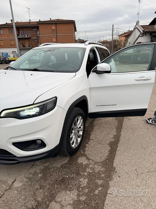 Usata Jeep Cherokee Longitude 194 CV (142 kW) 2019 SUV